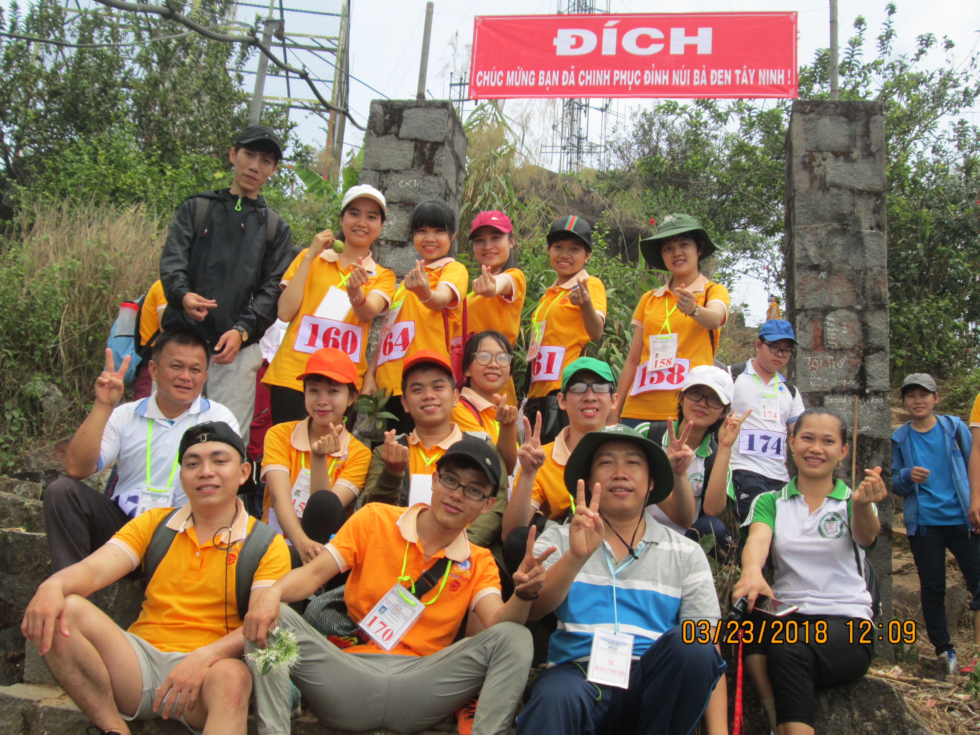 Đoàn trường Trung cấp Y tế Tây Ninh "Chinh phục đỉnh núi Bà Đen" lần thứ XXIII năm 2018